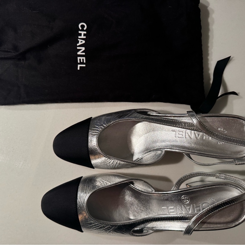 CHANEL (Never Worn) Women's Silver and Black Slingback Heels